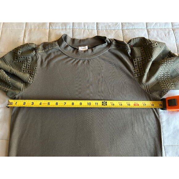 Tiny Anthropologie Olive Green Eyelet Lace Puff Sleeve Sweatshirt Top Women’s M - Picture 3 of 10
